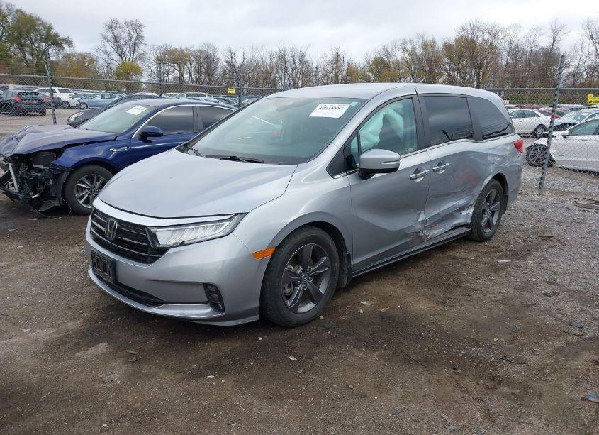 Photo 2 of 2021 Honda Odyssey EX (VIN 5FNRL6H55MB014484)