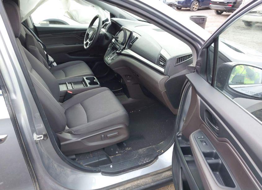 Photo 5 of 2021 Honda Odyssey EX (VIN 5FNRL6H55MB014484)