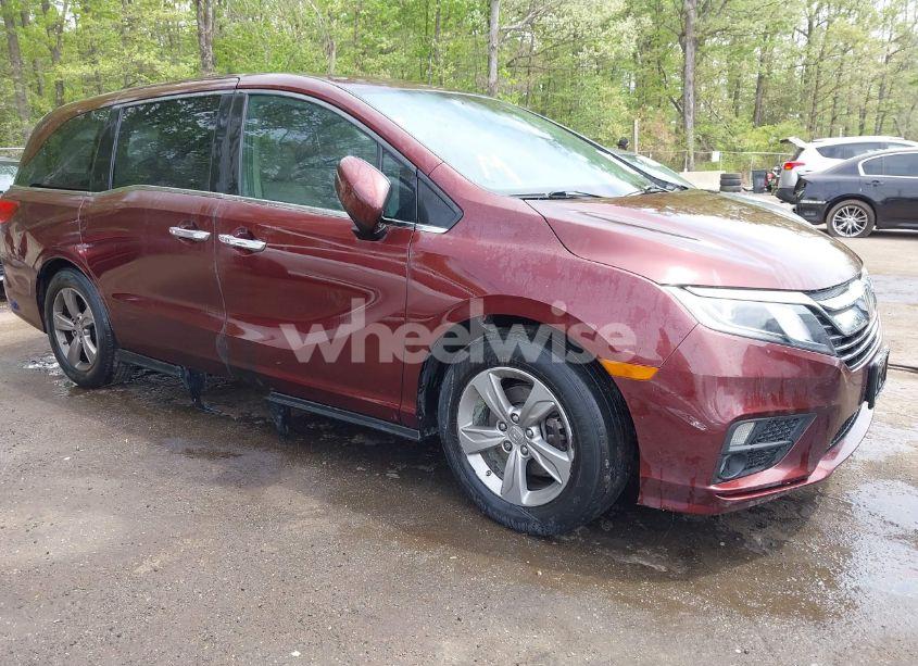 2018 Honda Odyssey EX (VIN 5FNRL6H56JB015557) main photo