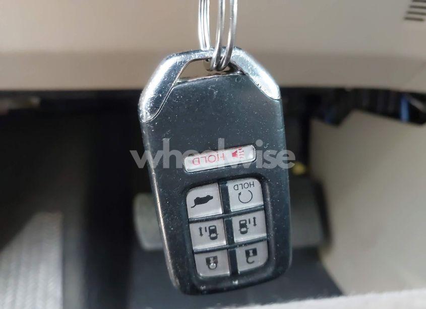 Photo 11 of 2018 Honda Odyssey EX (VIN 5FNRL6H56JB015557)