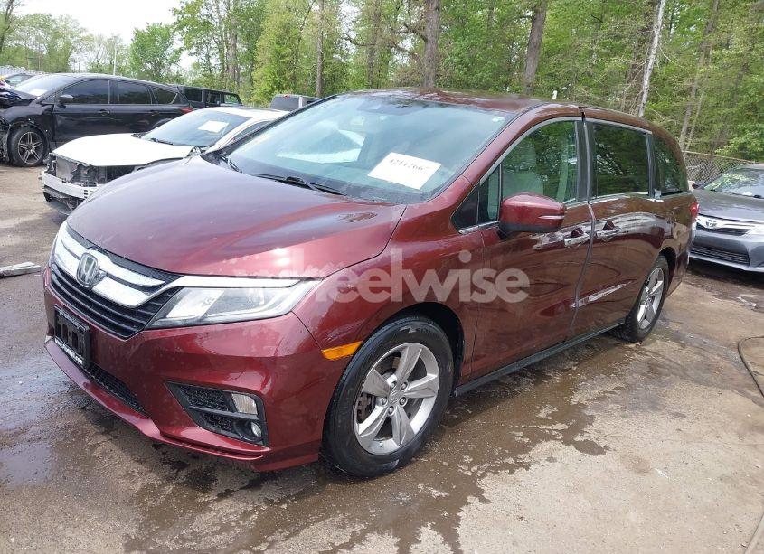 Photo 2 of 2018 Honda Odyssey EX (VIN 5FNRL6H56JB015557)