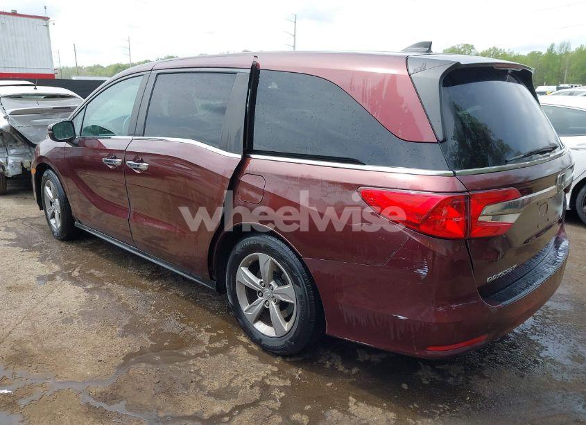 Photo 3 of 2018 Honda Odyssey EX (VIN 5FNRL6H56JB015557)
