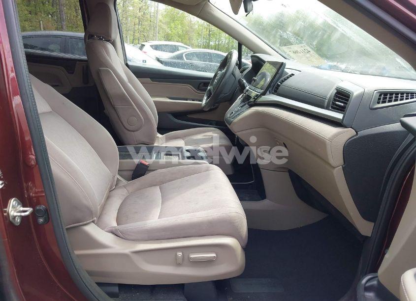 Photo 5 of 2018 Honda Odyssey EX (VIN 5FNRL6H56JB015557)