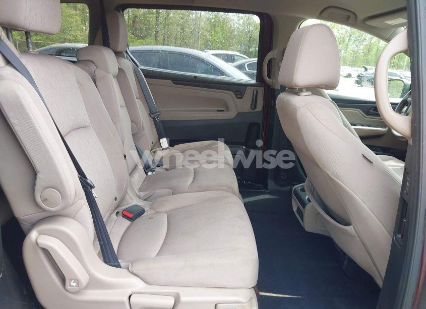 Photo 8 of 2018 Honda Odyssey EX (VIN 5FNRL6H56JB015557)