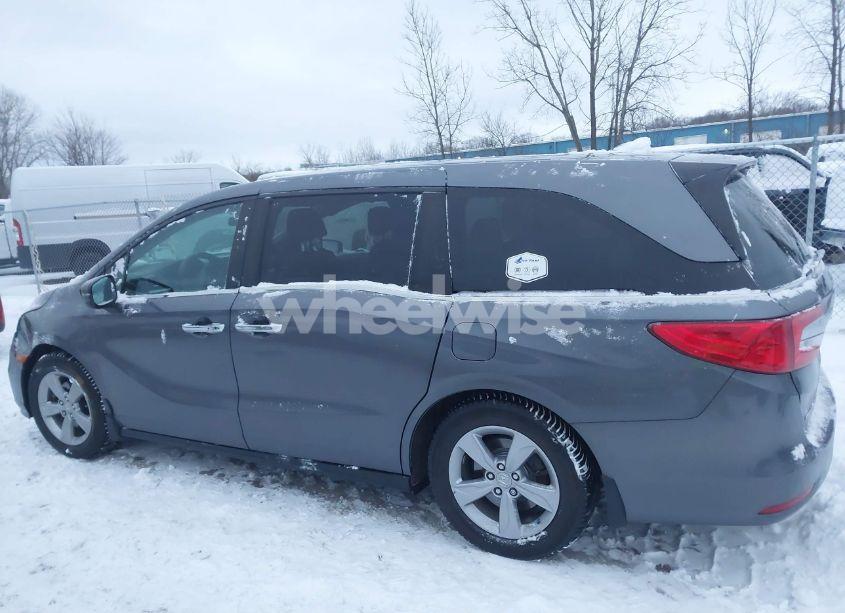 Photo 14 of 2018 Honda Odyssey EX (VIN 5FNRL6H56JB030169)