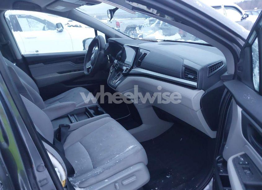 Photo 5 of 2018 Honda Odyssey EX (VIN 5FNRL6H56JB030169)