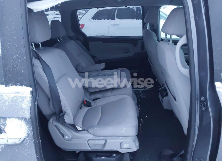 Photo 8 of 2018 Honda Odyssey EX (VIN 5FNRL6H56JB030169)