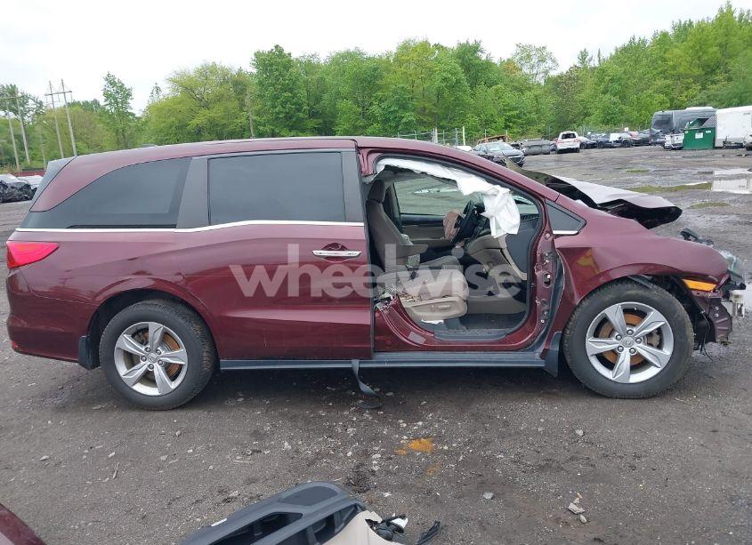 Photo 12 of 2018 Honda Odyssey EX (VIN 5FNRL6H56JB084863)