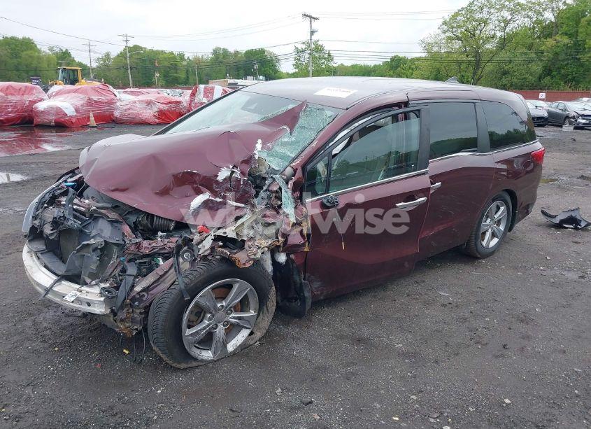 Photo 2 of 2018 Honda Odyssey EX (VIN 5FNRL6H56JB084863)