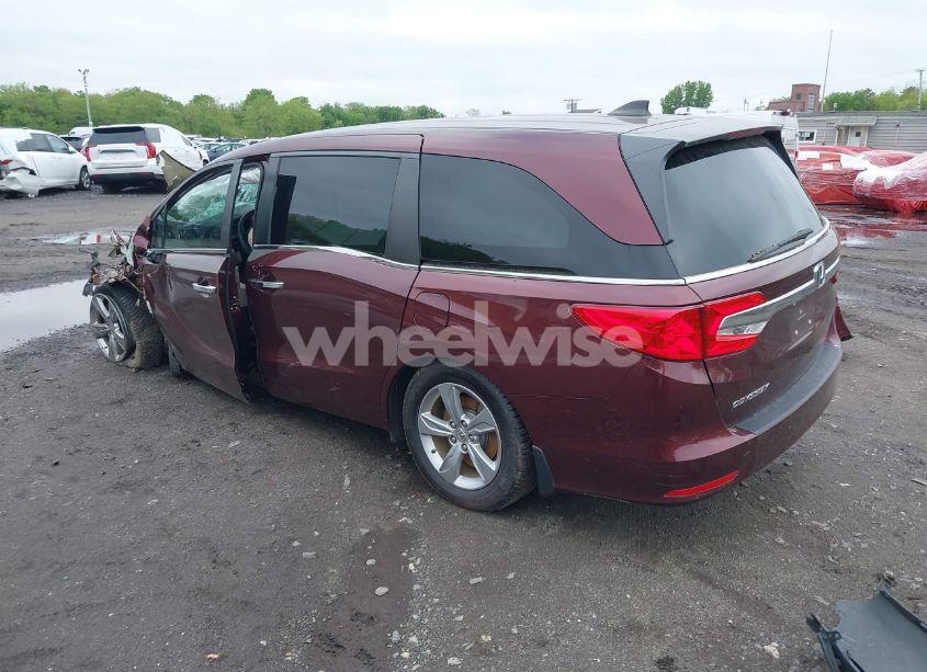 Photo 3 of 2018 Honda Odyssey EX (VIN 5FNRL6H56JB084863)