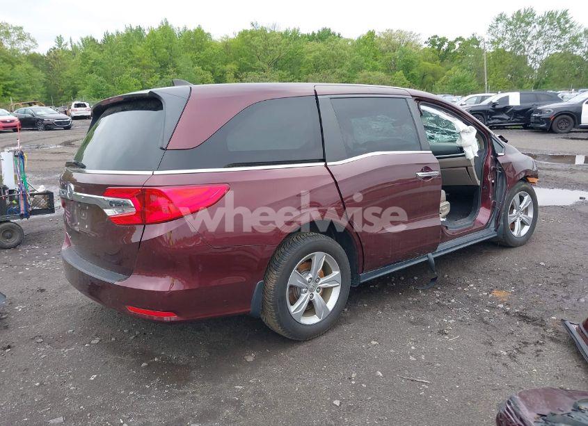 Photo 4 of 2018 Honda Odyssey EX (VIN 5FNRL6H56JB084863)