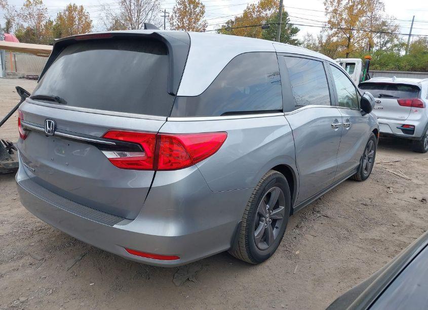 Photo 4 of 2021 Honda Odyssey EX (VIN 5FNRL6H57MB012820)