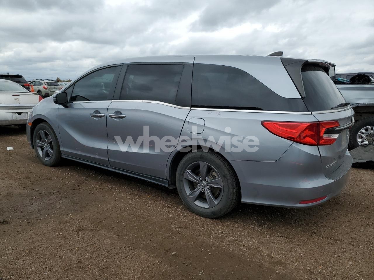 Photo 2 of 2021 HONDA ODYSSEY EX (VIN 5FNRL6H57MB024059)