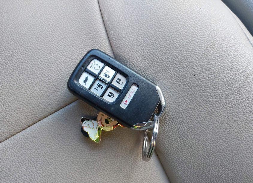 Photo 11 of 2018 Honda Odyssey EX (VIN 5FNRL6H58JB007640)