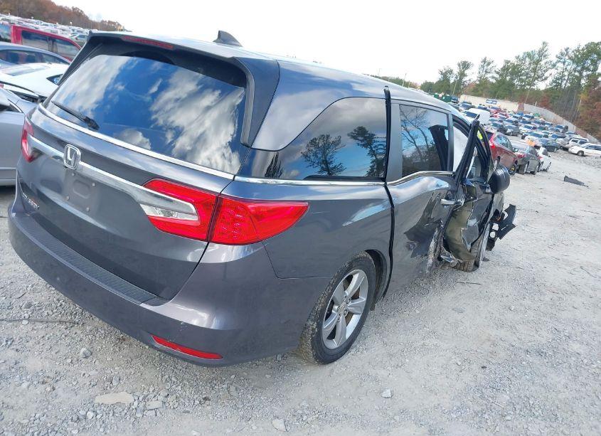 Photo 4 of 2018 Honda Odyssey EX (VIN 5FNRL6H58JB007640)