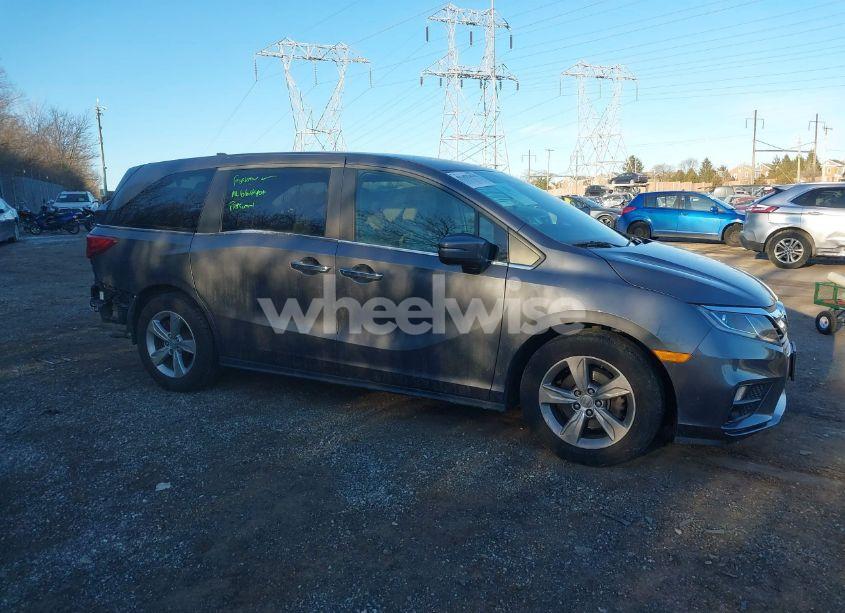 2018 Honda Odyssey EX (VIN 5FNRL6H58JB098439) main photo
