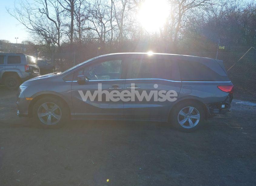 Photo 14 of 2018 Honda Odyssey EX (VIN 5FNRL6H58JB098439)