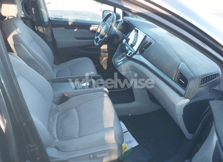 Photo 5 of 2018 Honda Odyssey EX (VIN 5FNRL6H58JB098439)