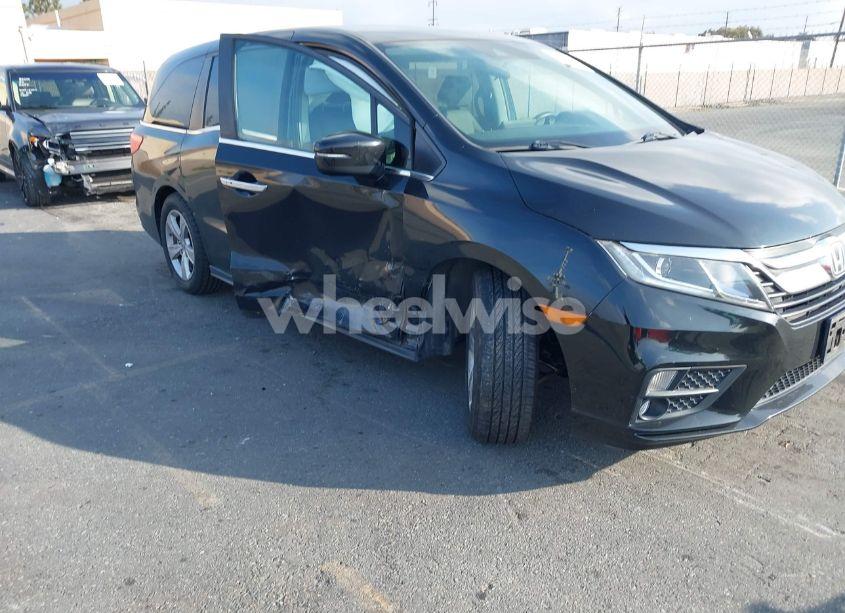 2019 Honda Odyssey EX (VIN 5FNRL6H58KB064504) main photo