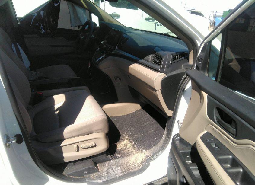 Photo 5 of 2019 Honda Odyssey EX (VIN 5FNRL6H58KB065863)