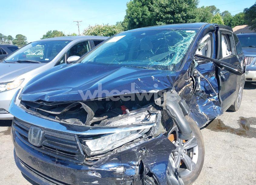 Photo 2 of 2021 Honda Odyssey EX (VIN 5FNRL6H58MB041744)