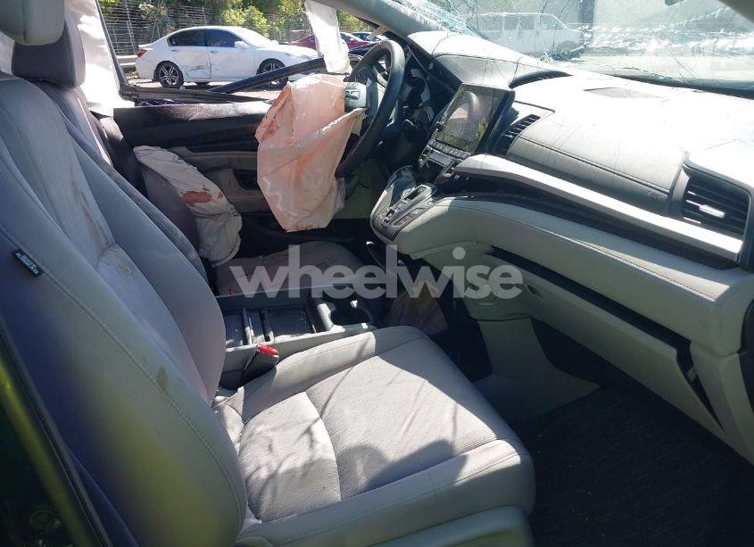 Photo 5 of 2021 Honda Odyssey EX (VIN 5FNRL6H58MB041744)