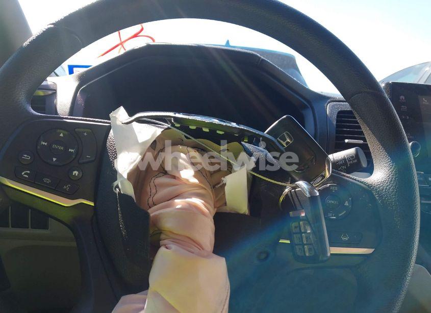 Photo 11 of 2021 Honda Odyssey EX (VIN 5FNRL6H58MB043929)