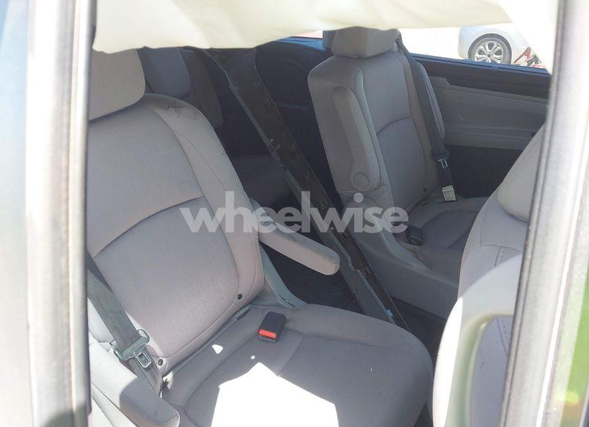 Photo 8 of 2021 Honda Odyssey EX (VIN 5FNRL6H58MB043929)