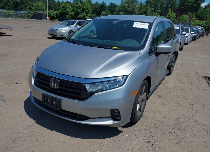 Photo 2 of 2024 Honda Odyssey EX (VIN 5FNRL6H58RB011991)