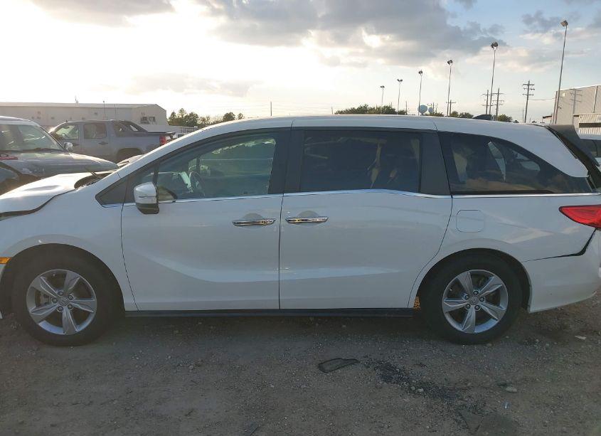 Photo 15 of 2018 Honda Odyssey EX (VIN 5FNRL6H59JB045233)