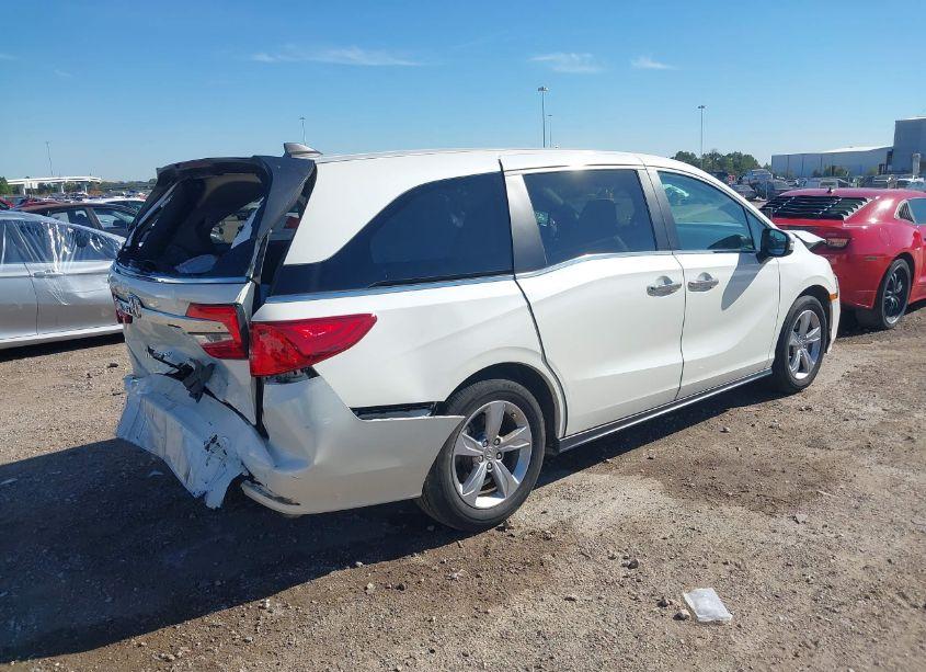 Photo 4 of 2018 Honda Odyssey EX (VIN 5FNRL6H59JB045233)