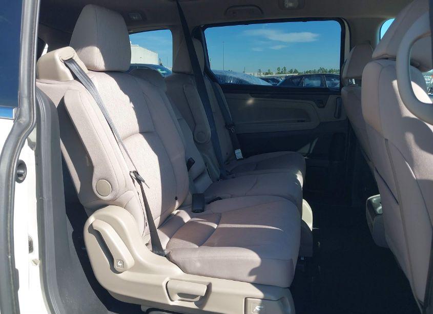 Photo 8 of 2018 Honda Odyssey EX (VIN 5FNRL6H59JB045233)