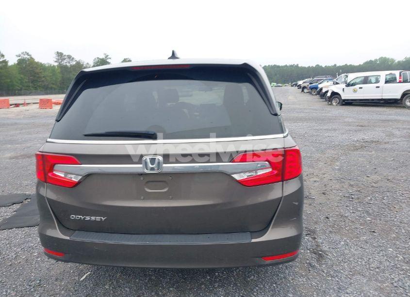 Photo 16 of 2018 Honda Odyssey EX (VIN 5FNRL6H59JB049346)