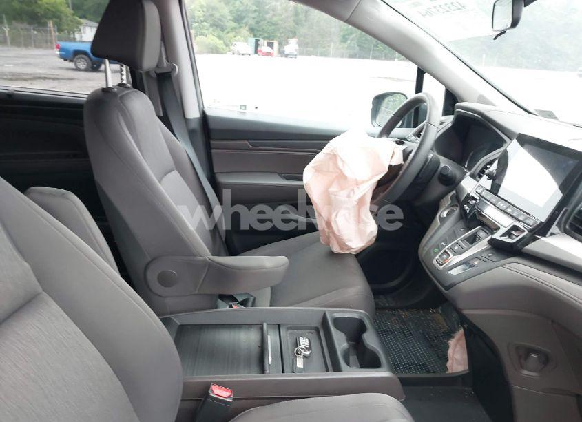 Photo 5 of 2018 Honda Odyssey EX (VIN 5FNRL6H59JB049346)