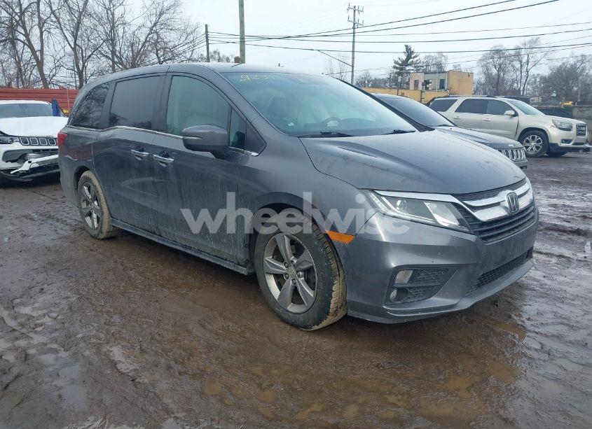2018 Honda Odyssey EX (VIN 5FNRL6H59JB059231) main photo