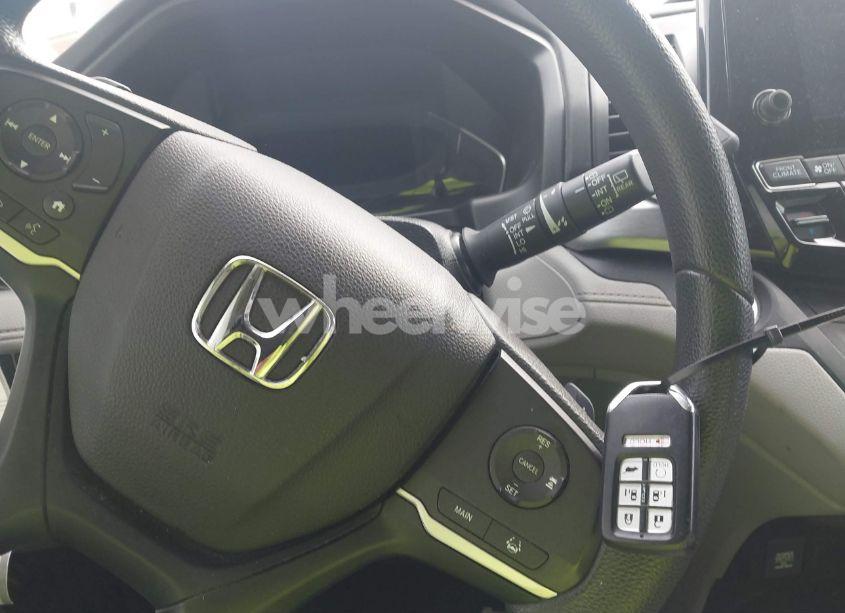 Photo 11 of 2018 Honda Odyssey EX (VIN 5FNRL6H59JB059231)