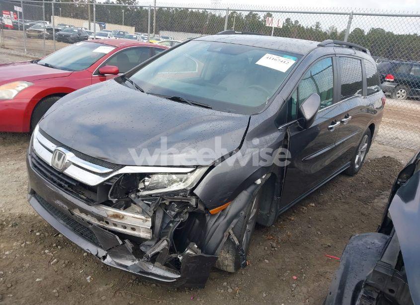 Photo 2 of 2019 Honda Odyssey EX (VIN 5FNRL6H59KB104623)