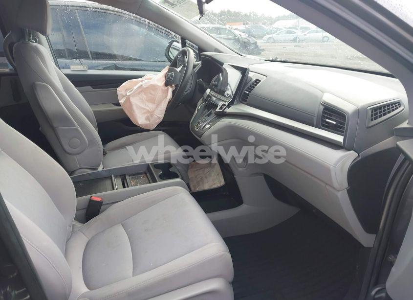 Photo 5 of 2019 Honda Odyssey EX (VIN 5FNRL6H59KB104623)