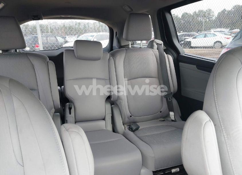 Photo 8 of 2019 Honda Odyssey EX (VIN 5FNRL6H59KB104623)