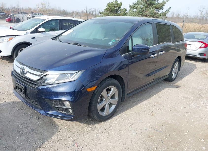 Photo 2 of 2019 Honda Odyssey EX (VIN 5FNRL6H59KB130297)
