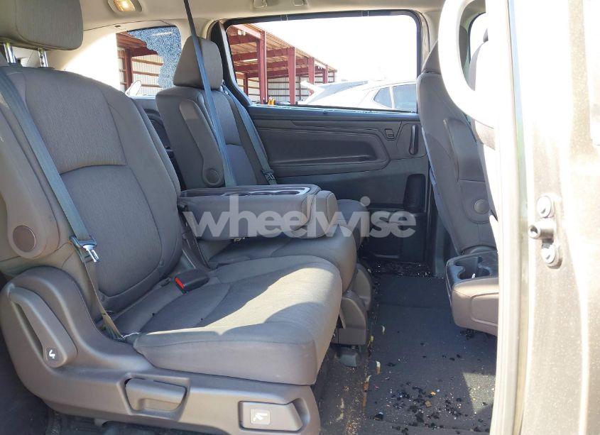 Photo 8 of 2021 Honda Odyssey EX (VIN 5FNRL6H59MB036990)