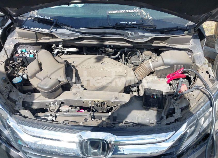 Photo 10 of 2019 Honda Odyssey EX (VIN 5FNRL6H5XKB032346)