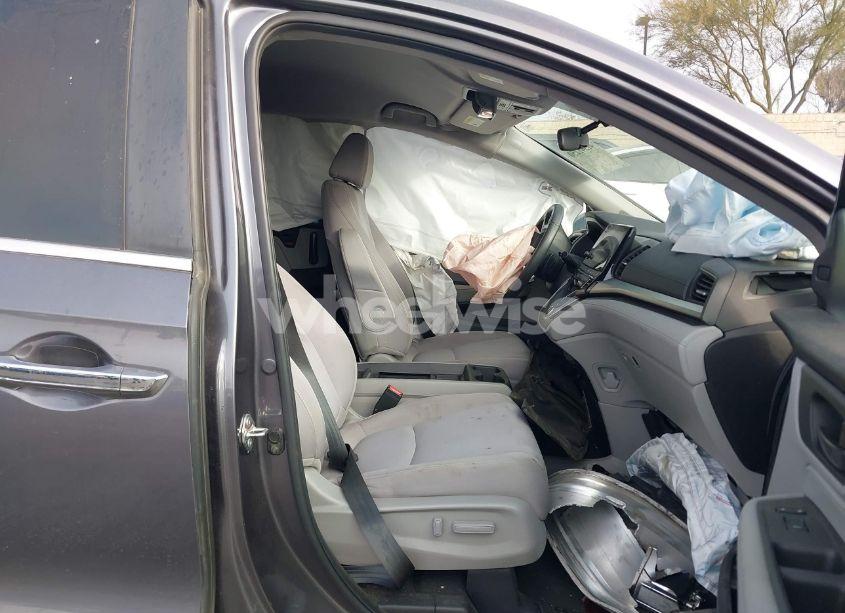 Photo 5 of 2019 Honda Odyssey EX (VIN 5FNRL6H5XKB032346)