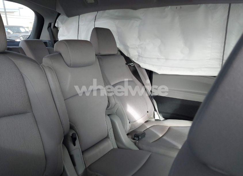 Photo 8 of 2019 Honda Odyssey EX (VIN 5FNRL6H5XKB032346)