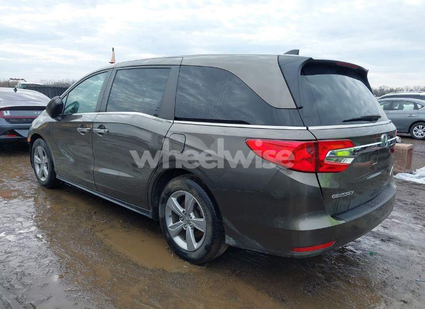 Photo 3 of 2019 Honda Odyssey EX (VIN 5FNRL6H5XKB117347)