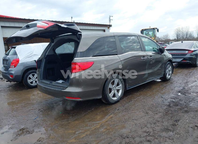 Photo 4 of 2019 Honda Odyssey EX (VIN 5FNRL6H5XKB117347)