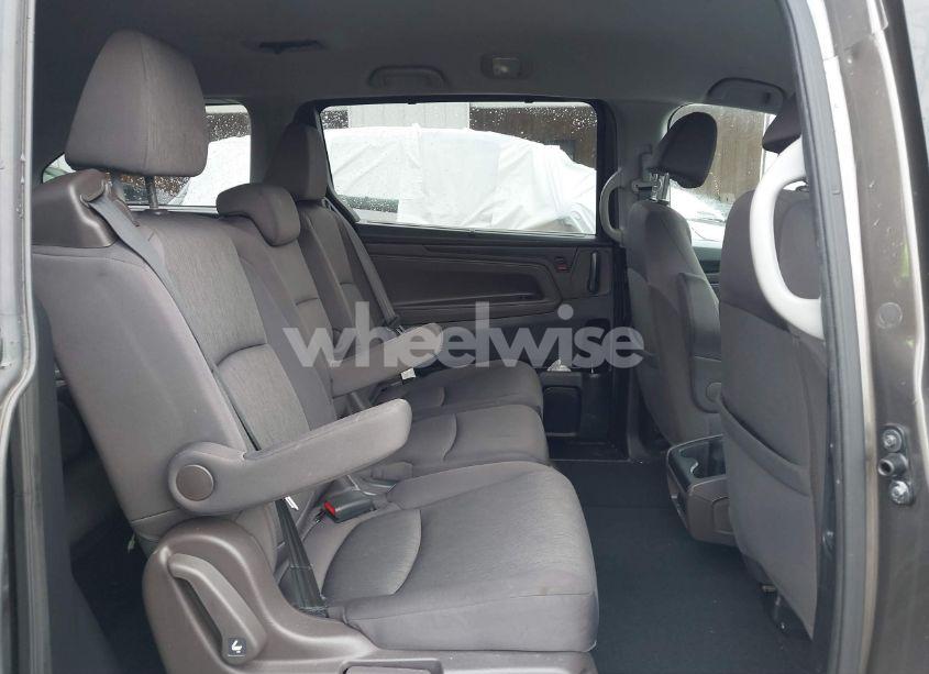 Photo 8 of 2019 Honda Odyssey EX (VIN 5FNRL6H5XKB117347)