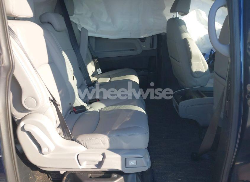 Photo 8 of 2024 Honda Odyssey EX-L (VIN 5FNRL6H60RB061017)