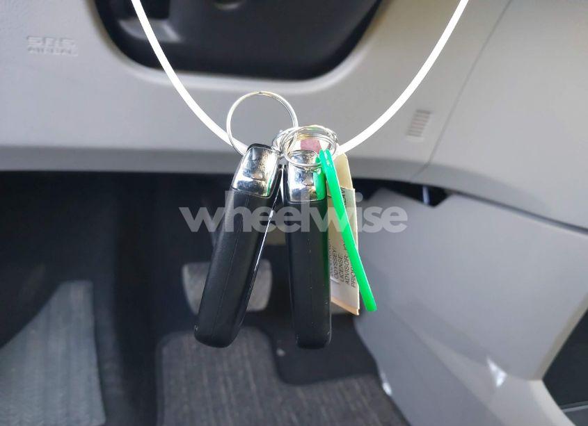 Photo 11 of 2024 Honda Odyssey EX-L (VIN 5FNRL6H62RB005161)