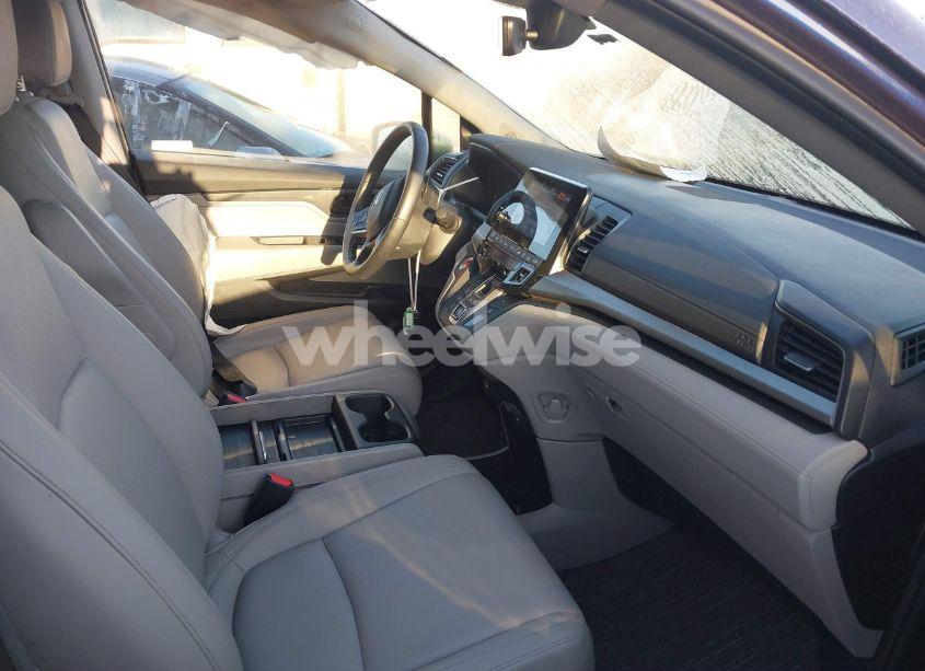 Photo 5 of 2024 Honda Odyssey EX-L (VIN 5FNRL6H62RB005161)